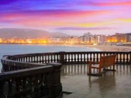 Donostia 2016 en en Hindustan Times-Shaped like a shell, the bay is home to a fine sandy beach. (Shutterstock)